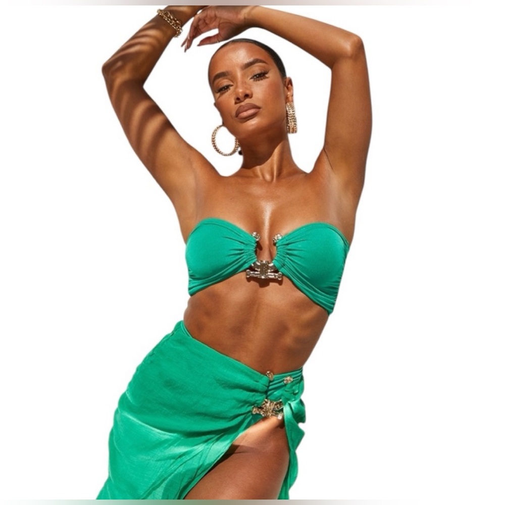 PrettyLittleThing Plus Green Hammered Trim Bikini Top Size USA 22 TOP ONLY NWT